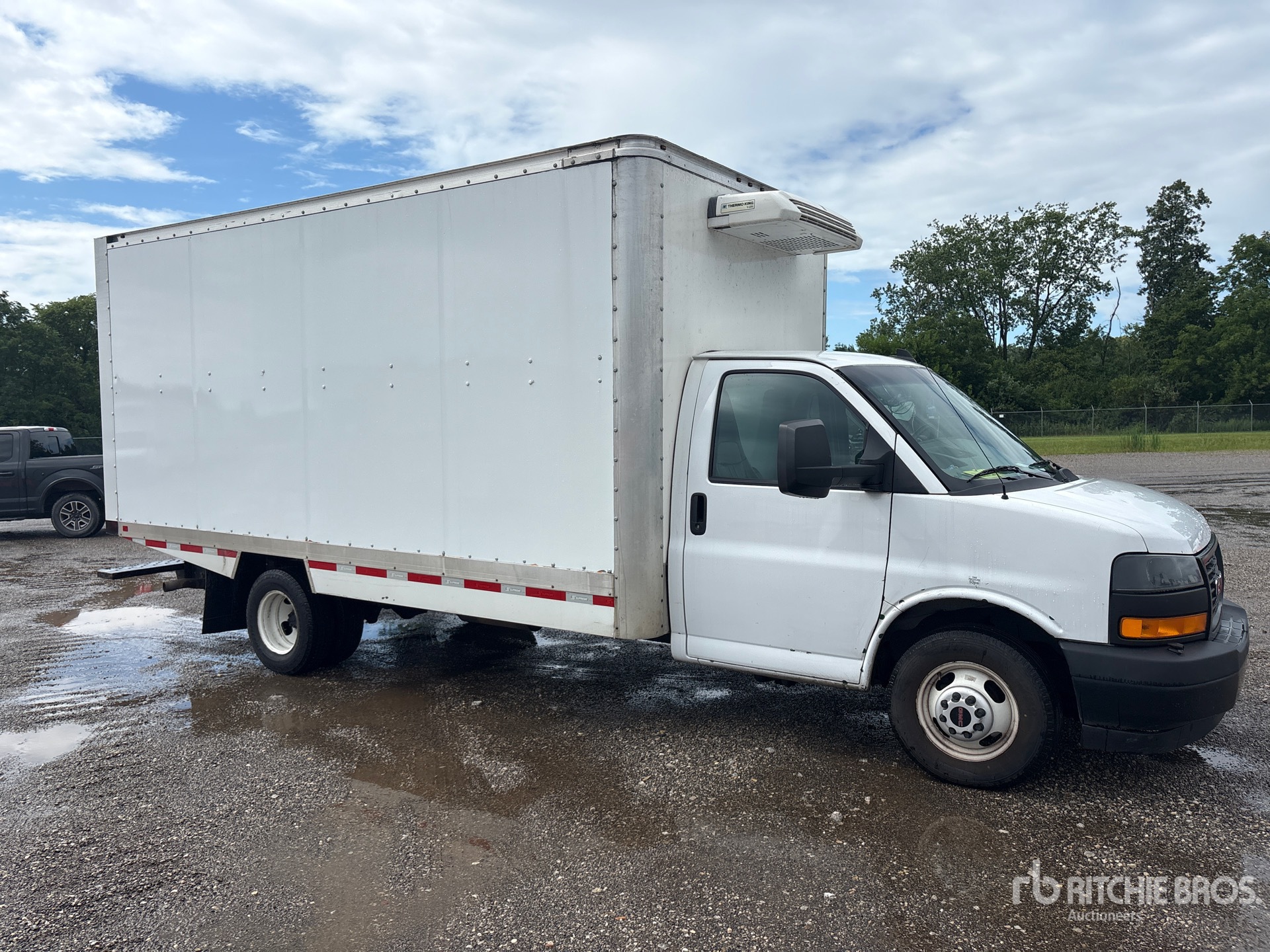 2023 GMC SAVANA G3500