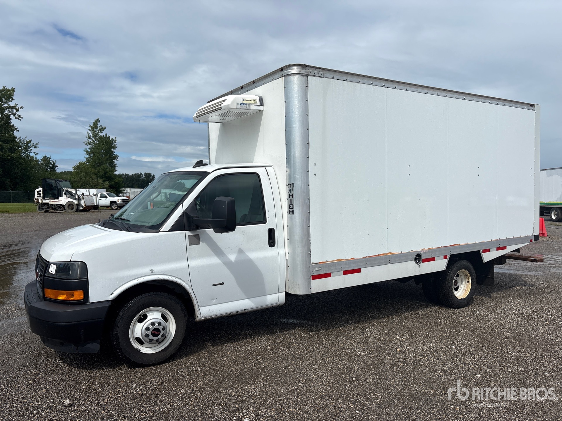 2023 GMC SAVANA G3500