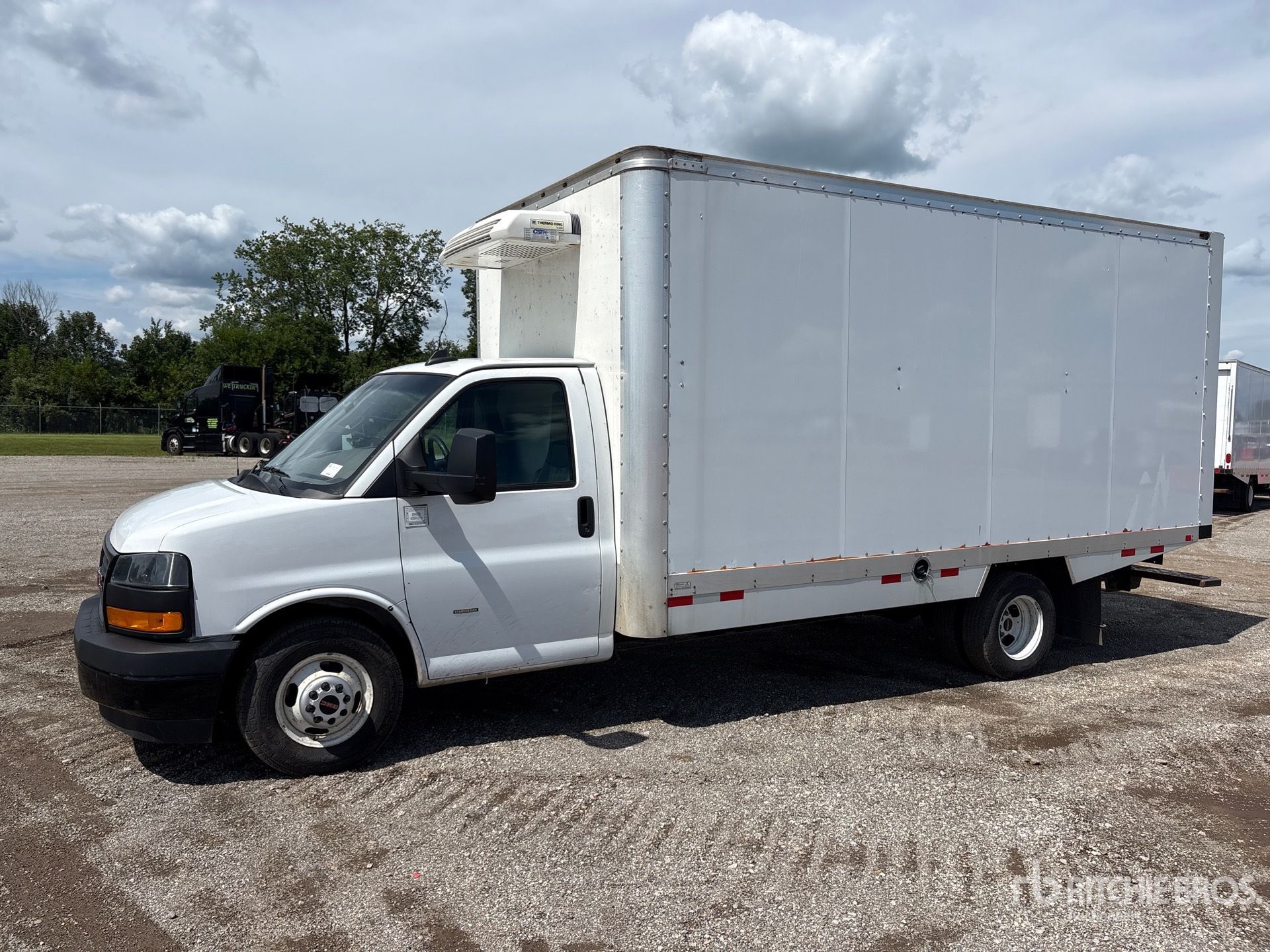2023 GMC SAVANA G3500