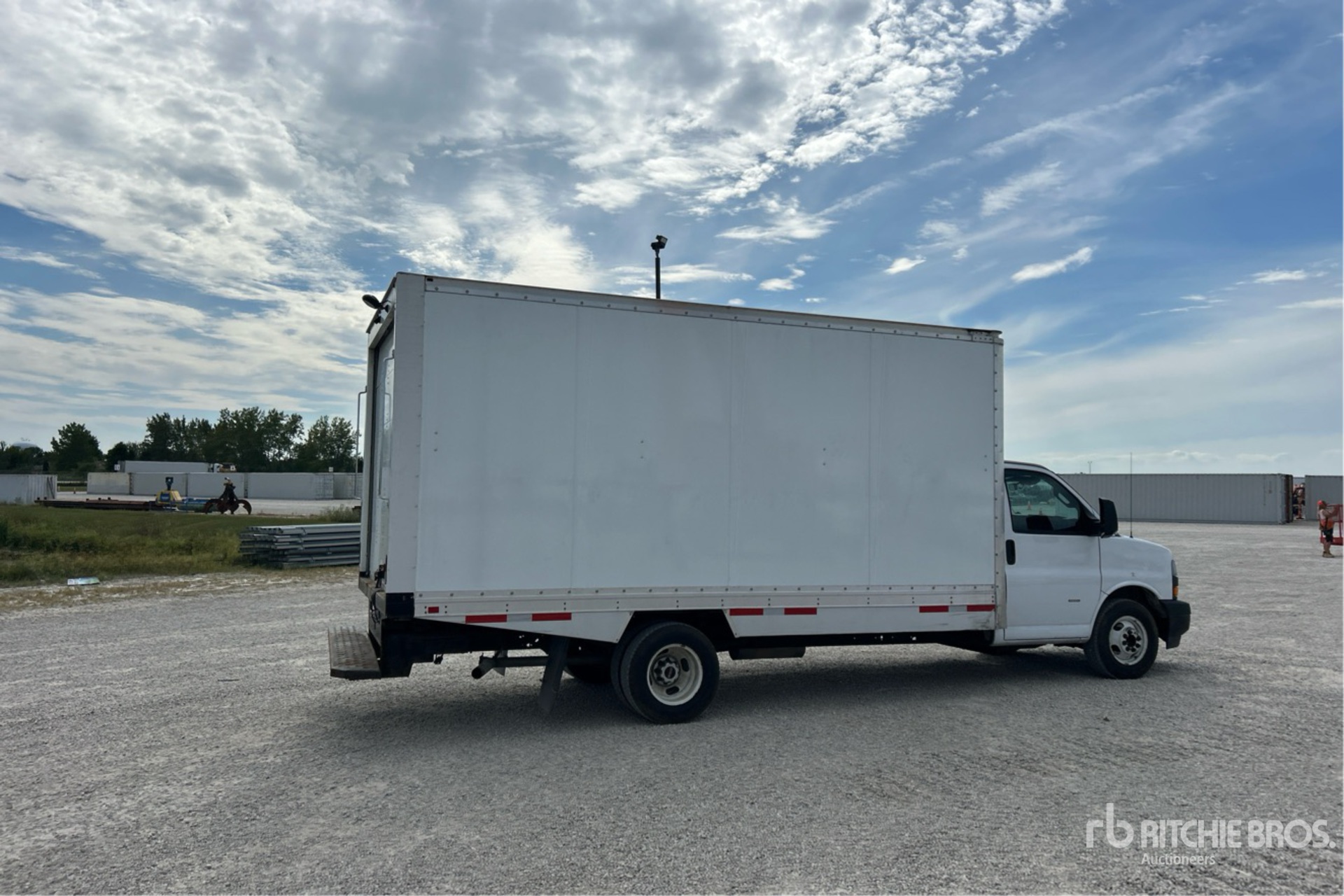 2023 GMC SAVANA G3500