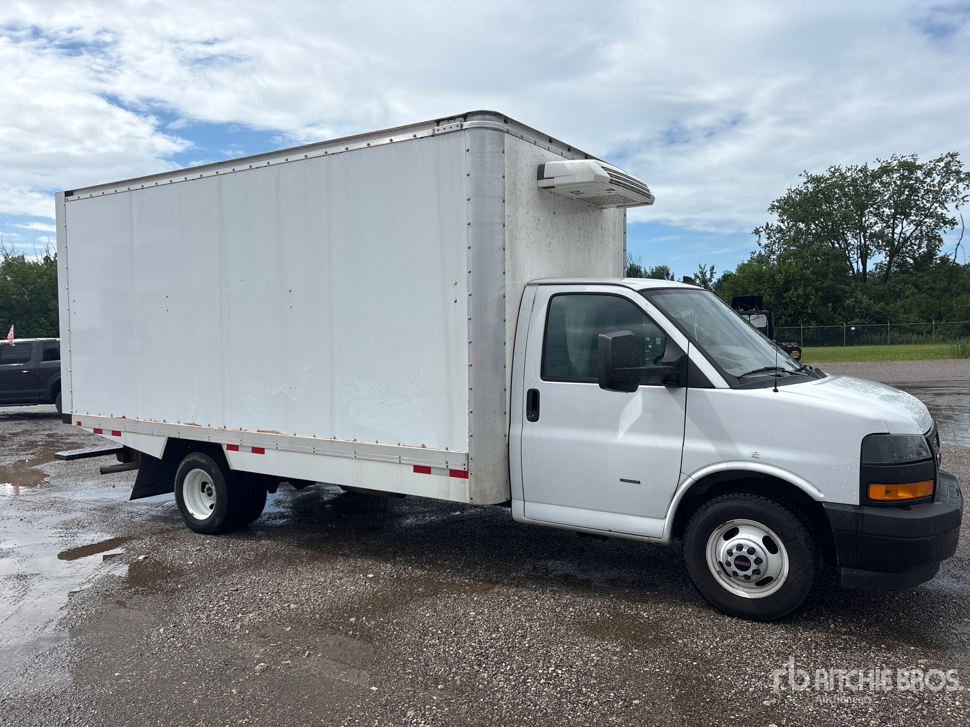 2023 GMC SAVANA G3500
