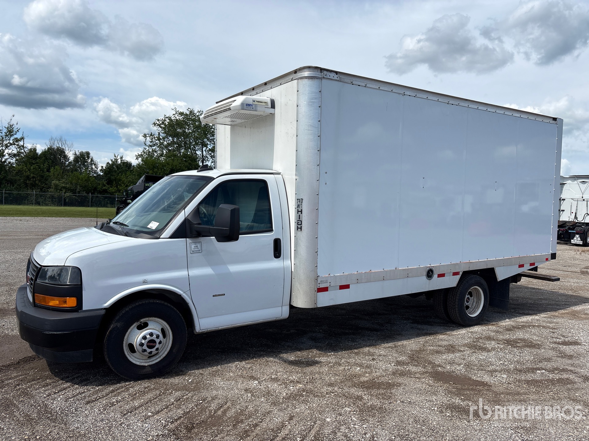 2023 GMC SAVANA G3500