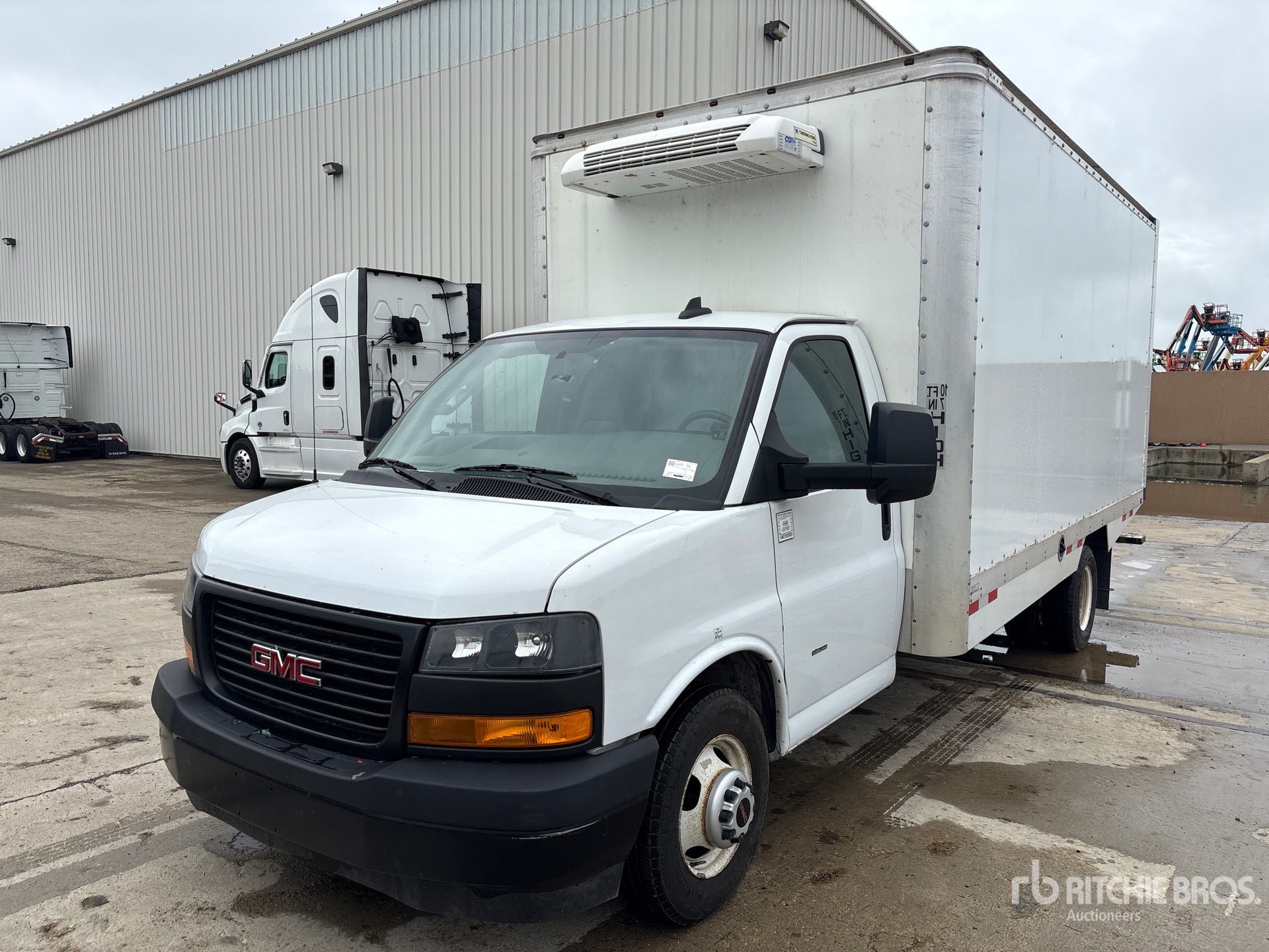 Photo of a 2023 GMC SAVANA G3500