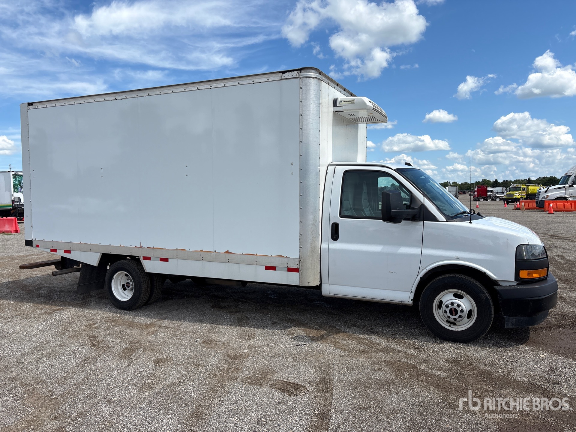 2023 GMC SAVANA G3500