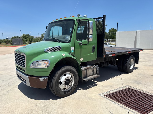 2016 Freightliner M2 106 4x2 Flatbed Truck