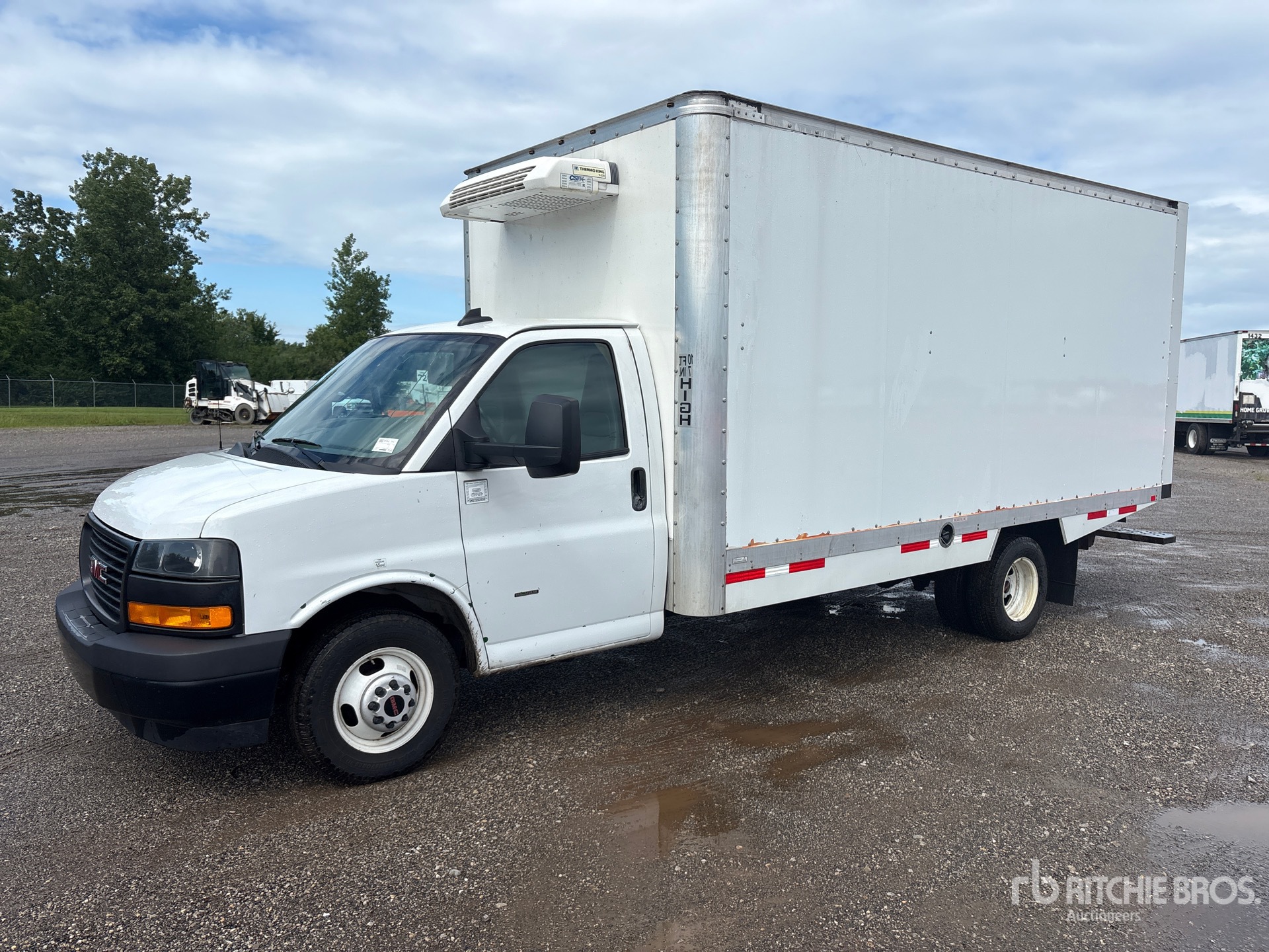 2023 GMC SAVANA G3500