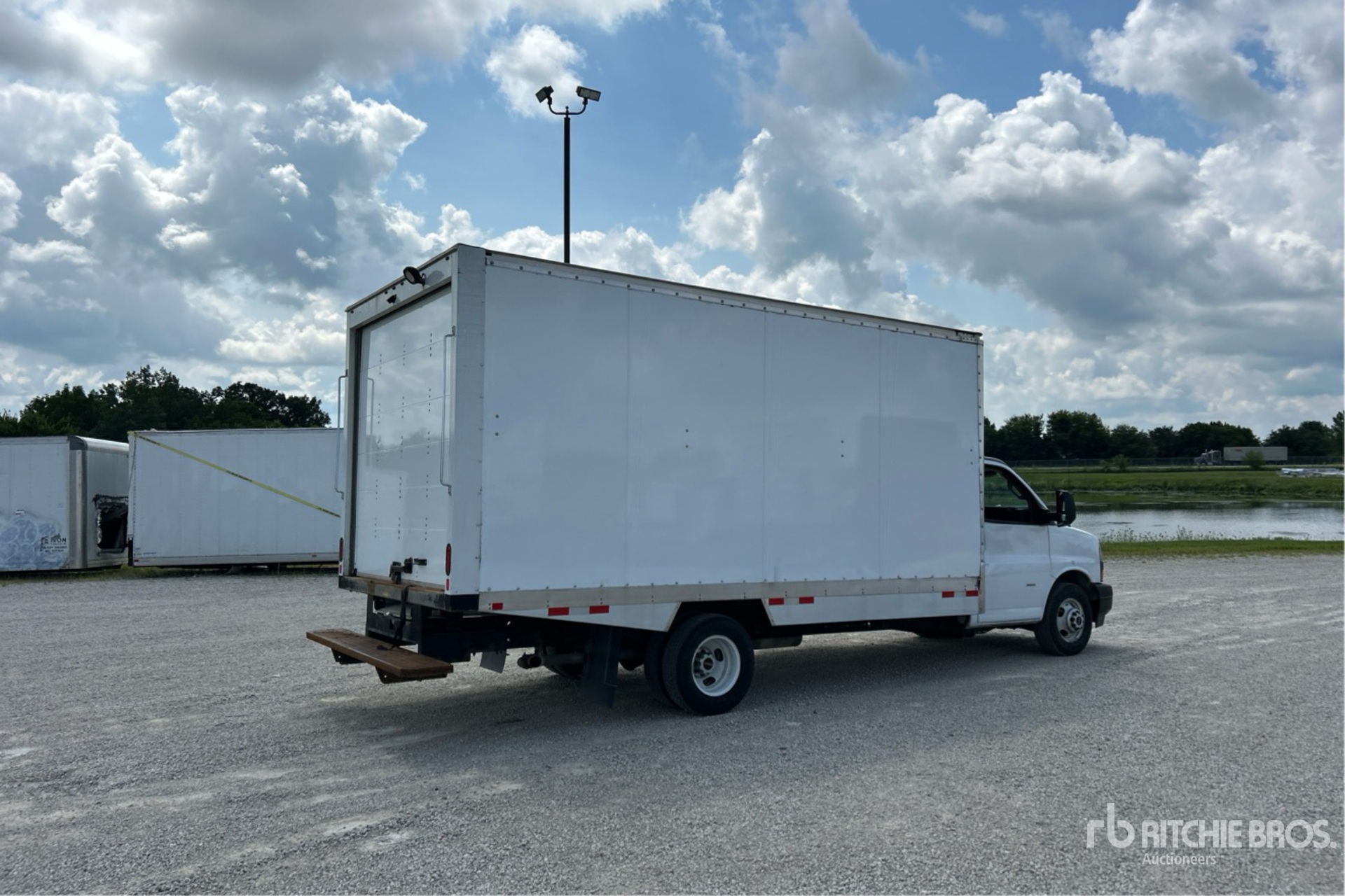 2023 GMC SAVANA G3500