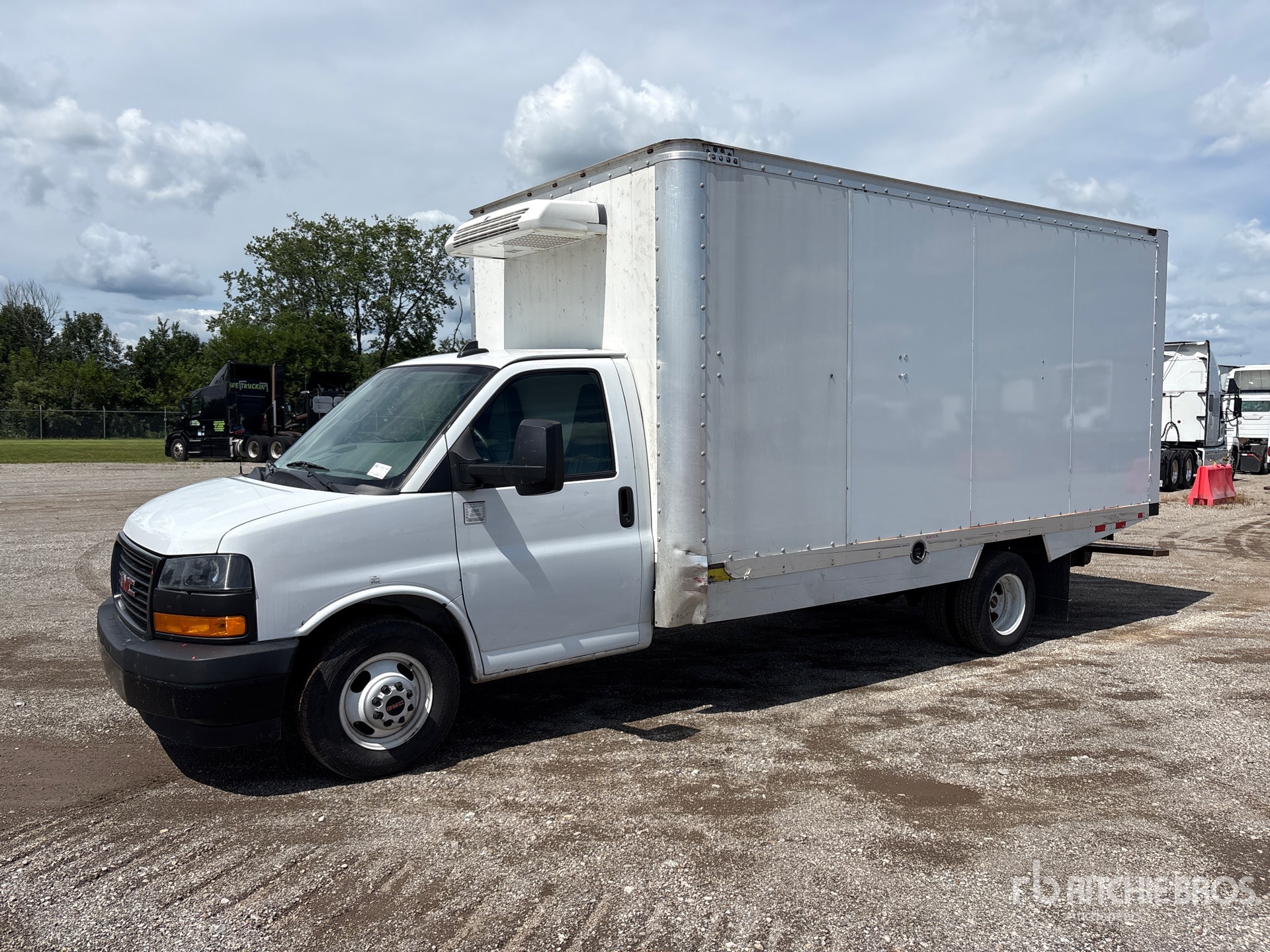 2023 GMC SAVANA G3500