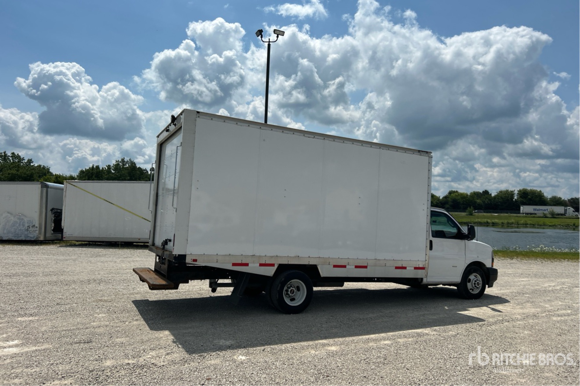 2023 GMC SAVANA G3500