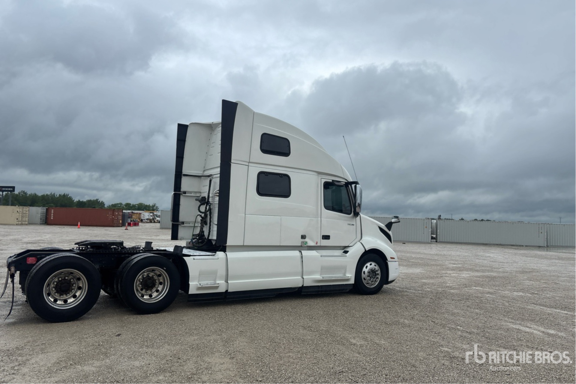2020 Volvo VNL860