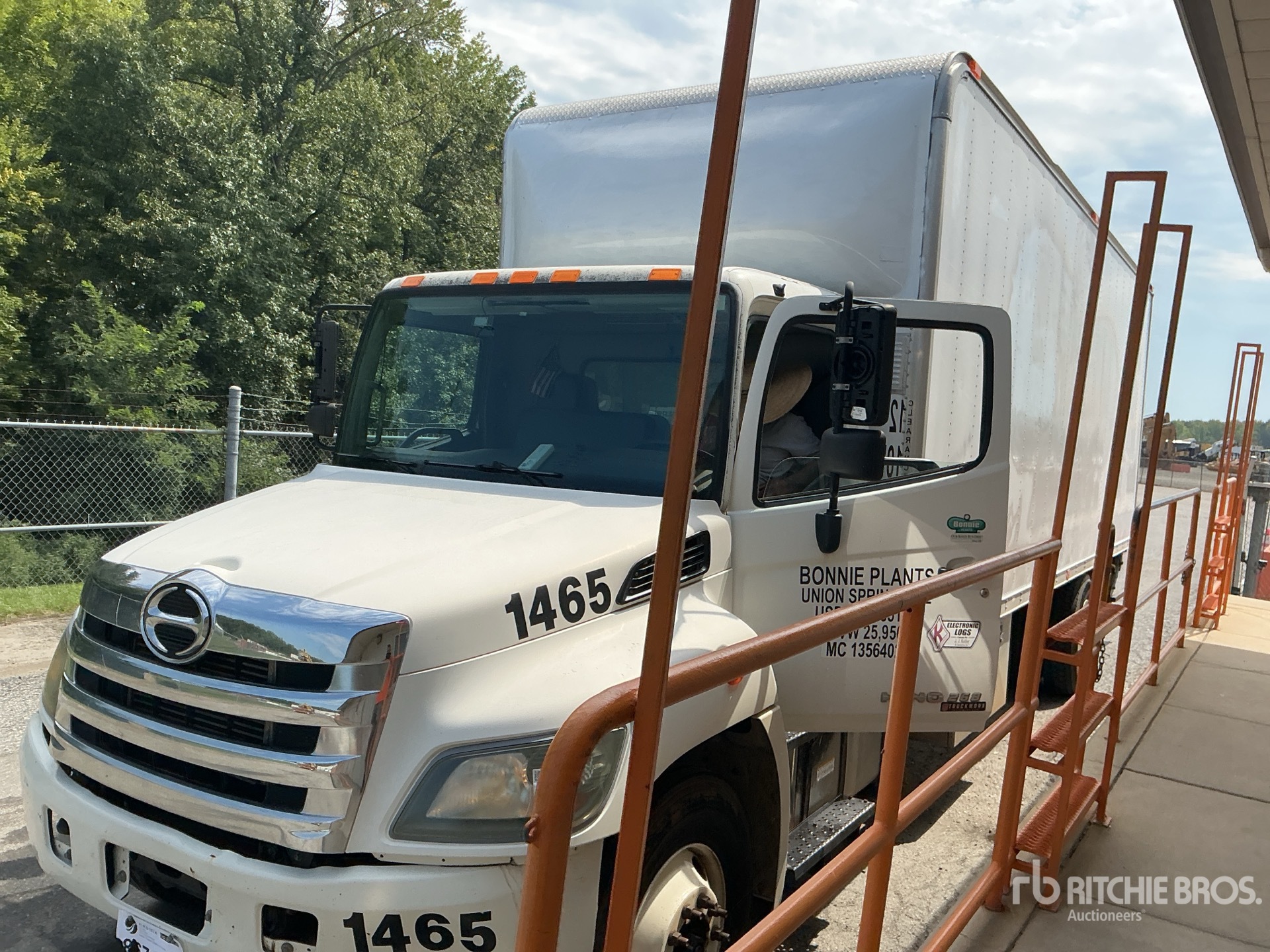 2015 Hino 268