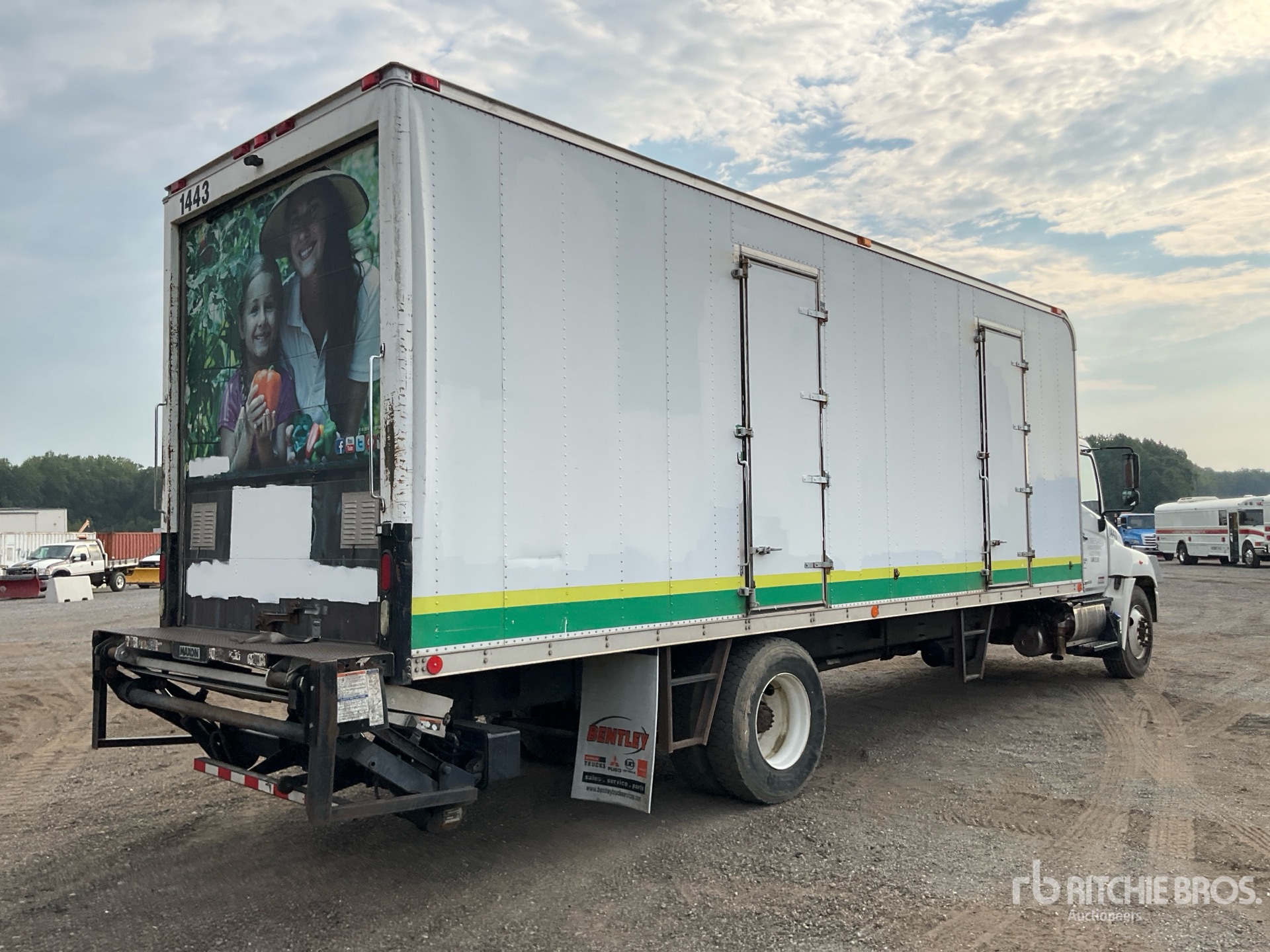 2015 Hino 268