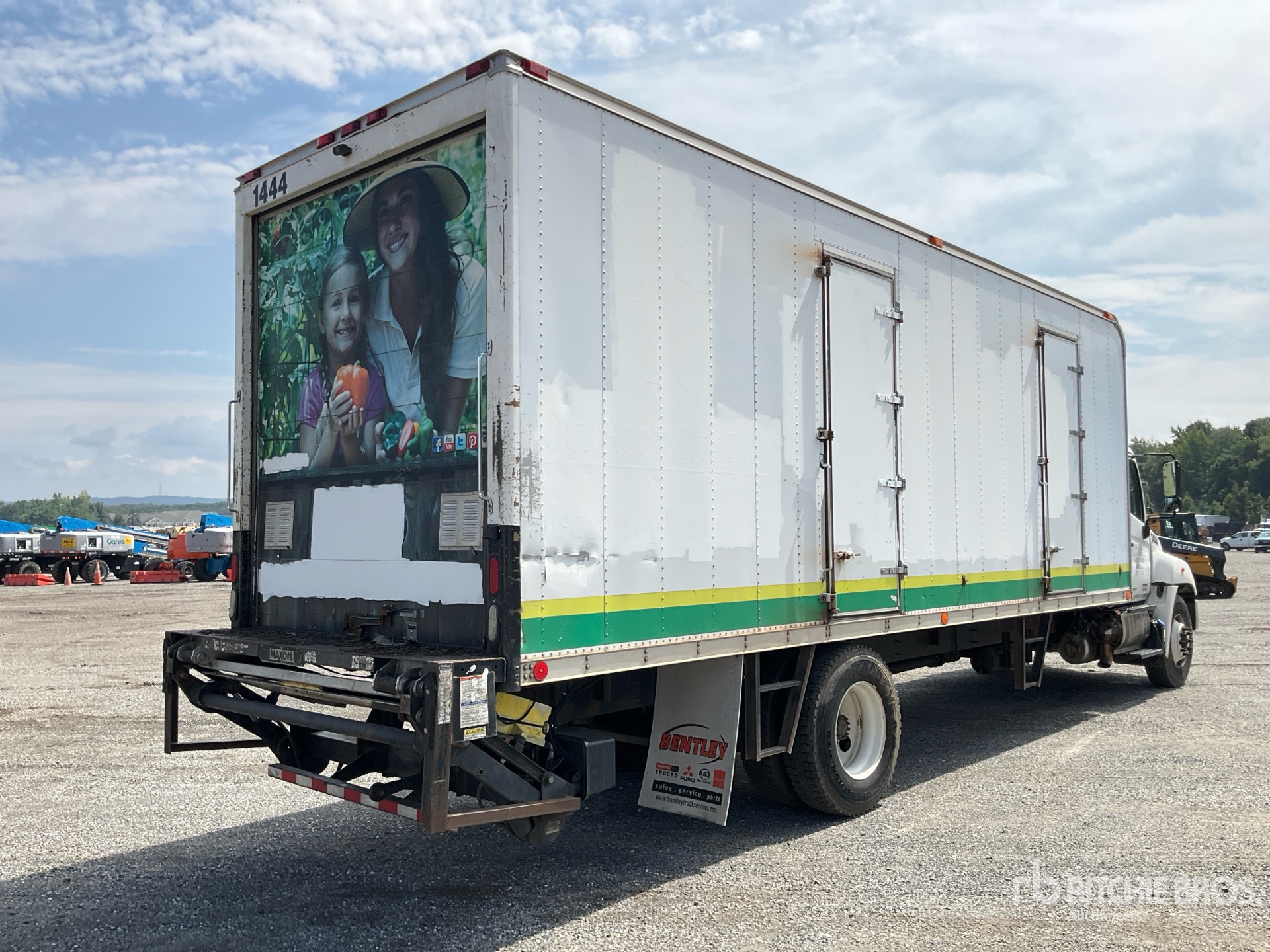 2015 Hino 268
