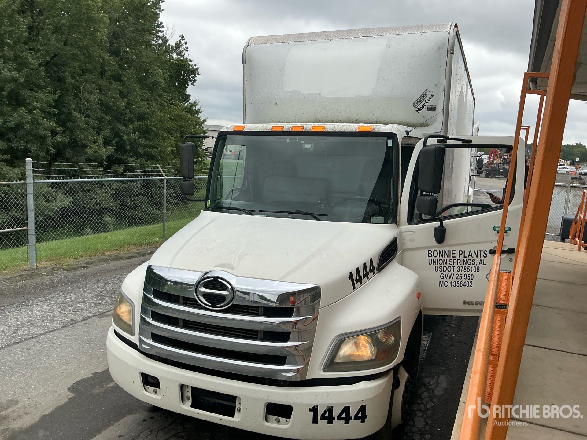 2015 Hino 268