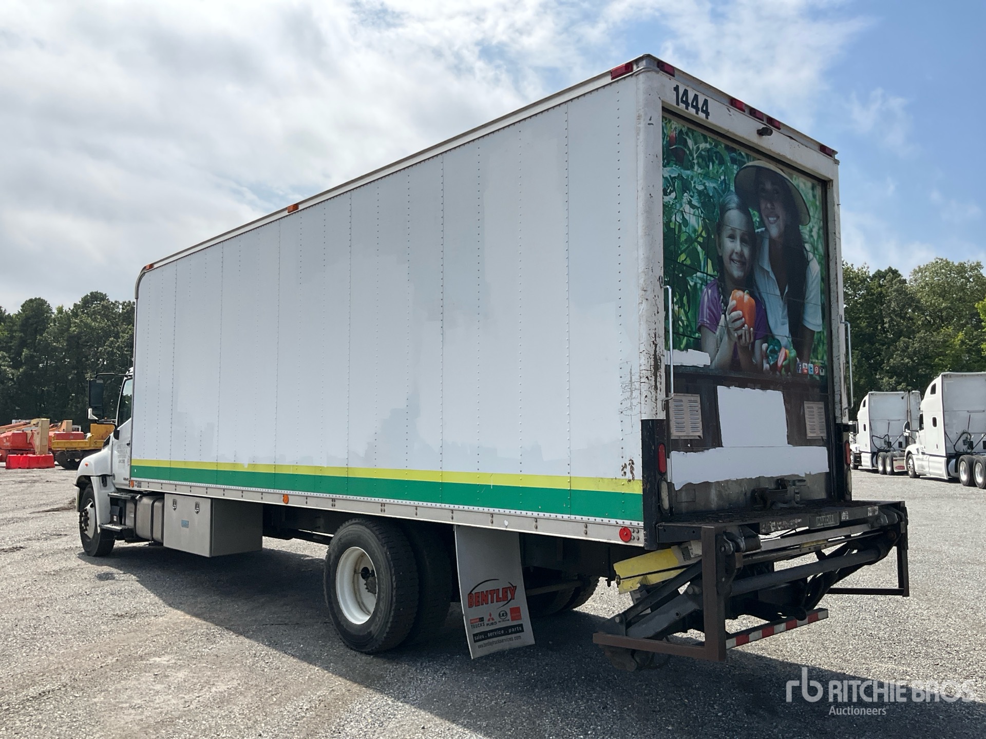2015 Hino 268