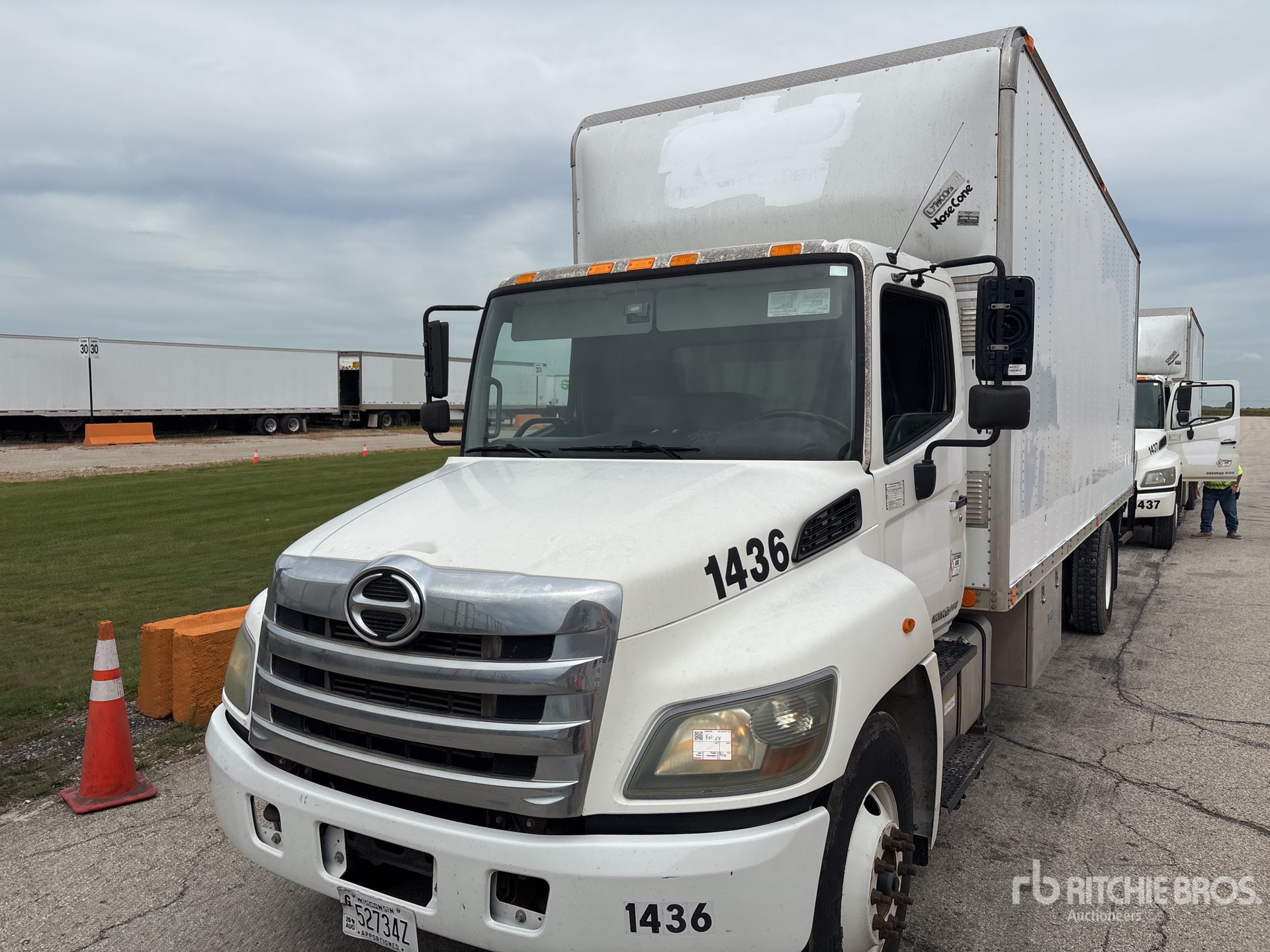 2015 Hino 268