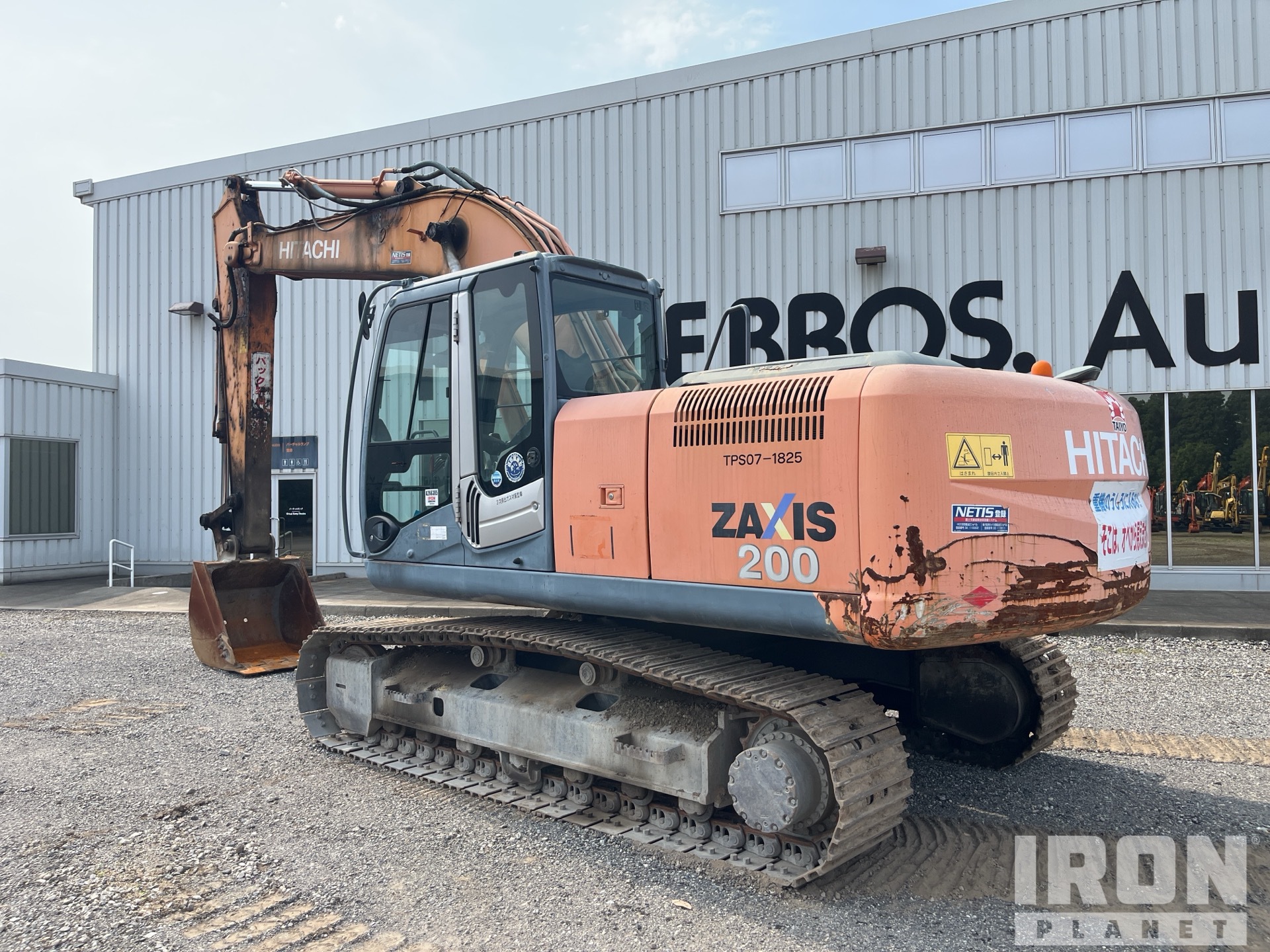 Surplus 2013 年 Hitachi ZX200-3 Tracked Excavator in Narita City