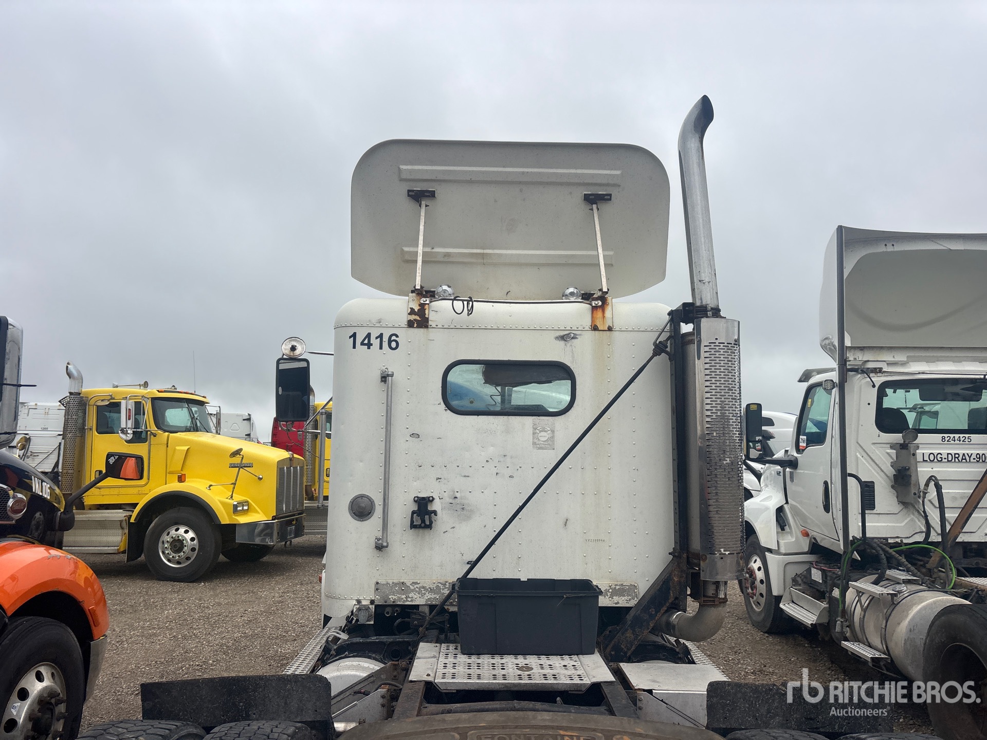 1996 Freightliner FLD 120