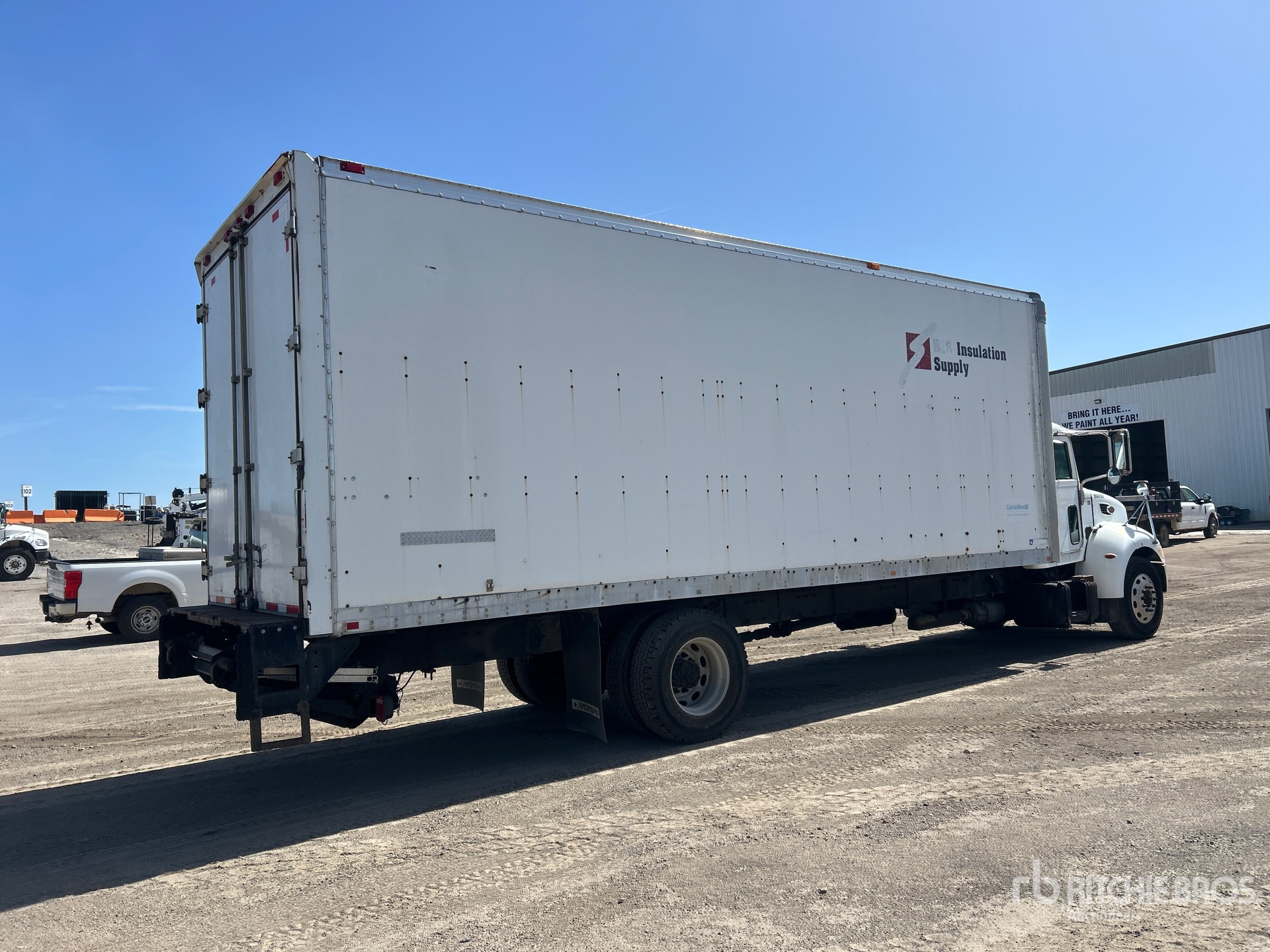2009 Peterbilt PB335