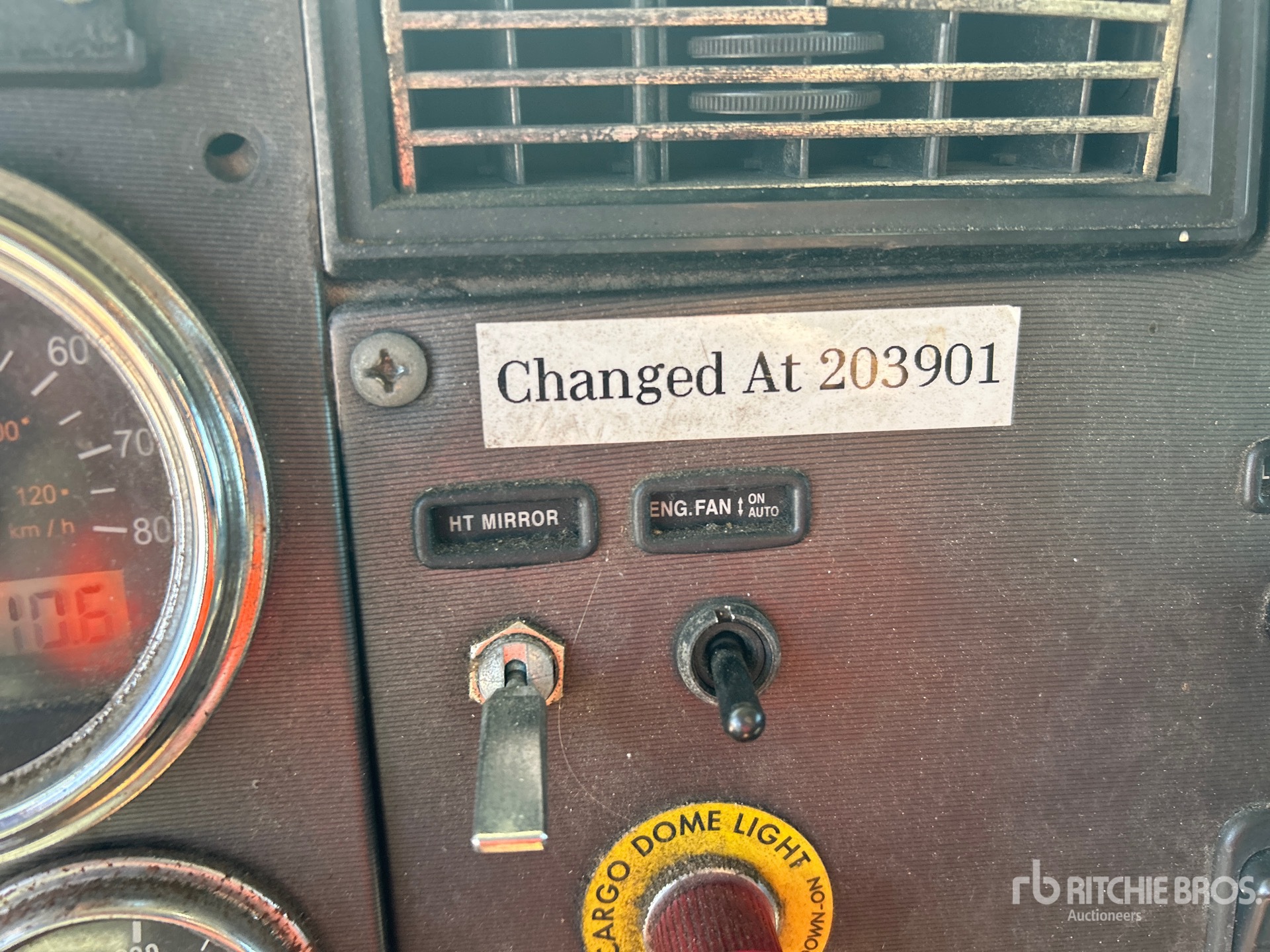 2009 Peterbilt PB335