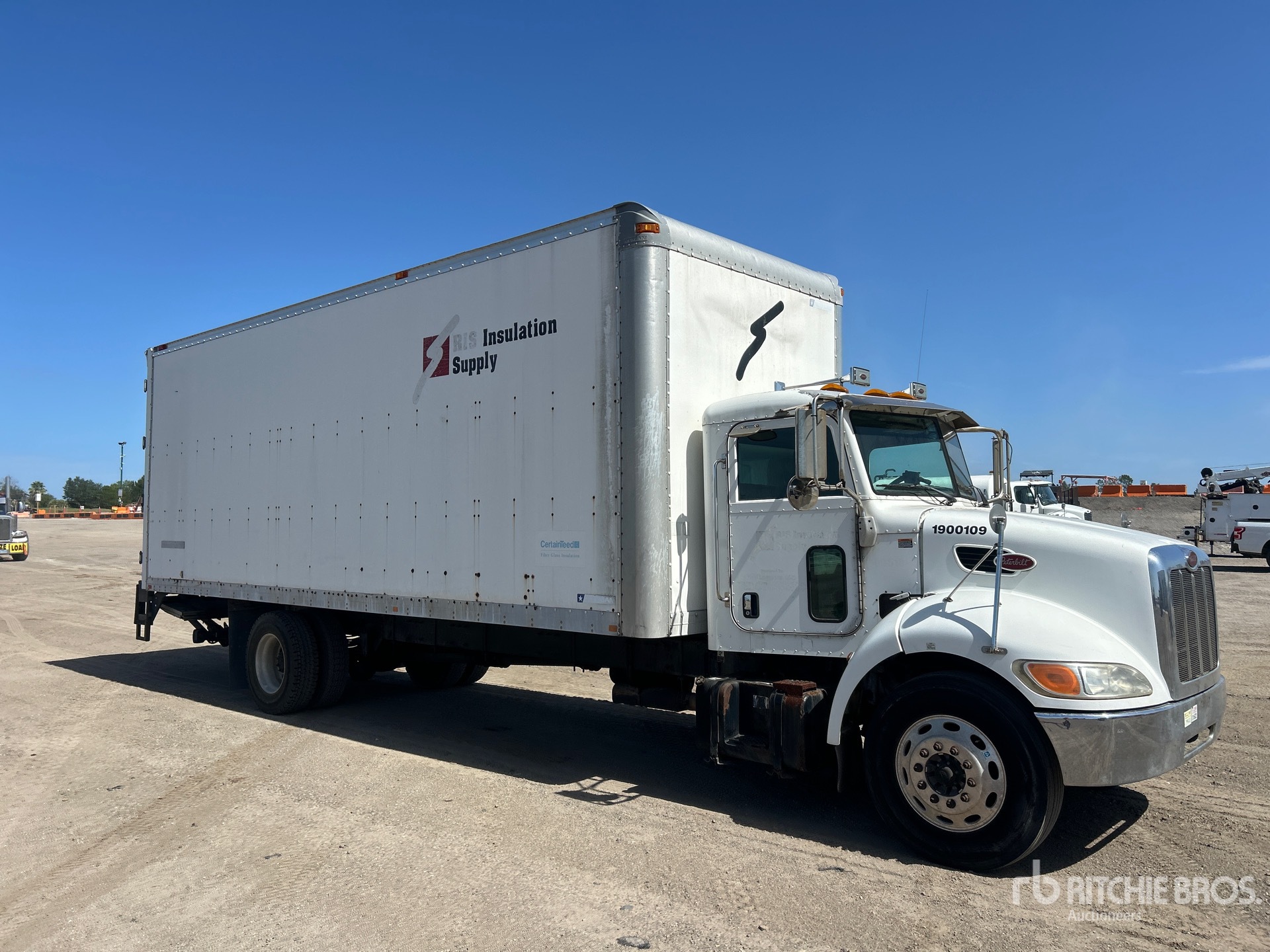 2009 Peterbilt PB335
