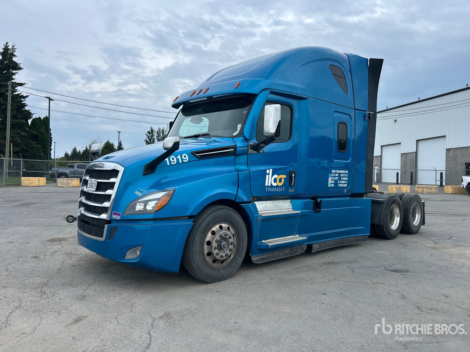 2023 Freightliner CASCADIA 126