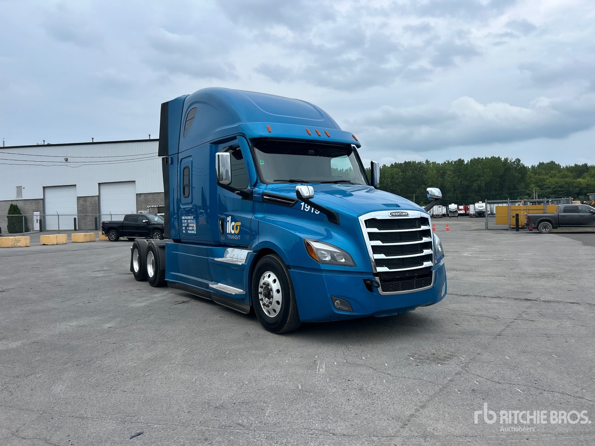 2023 Freightliner CASCADIA 126