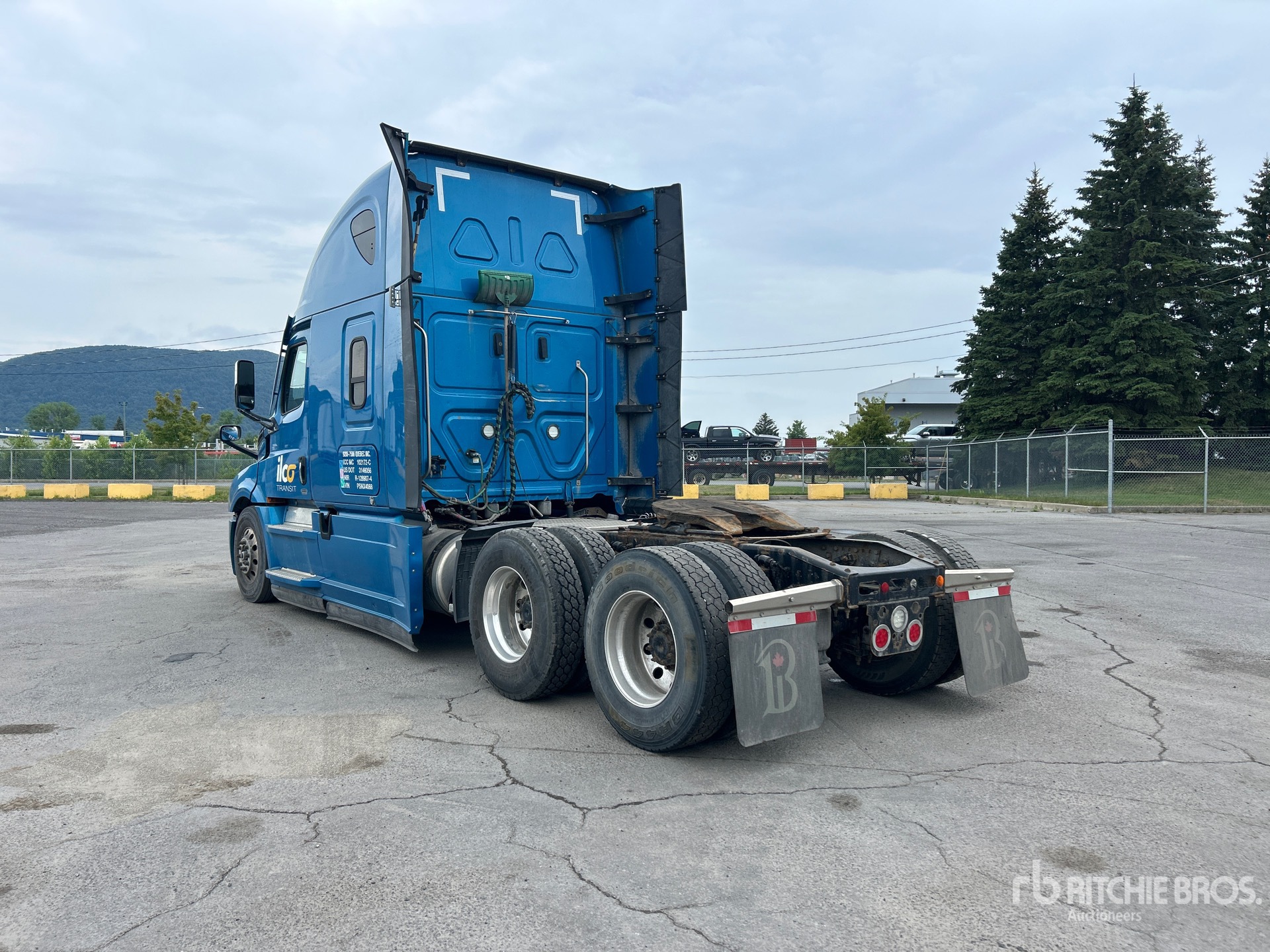 2023 Freightliner CASCADIA 126