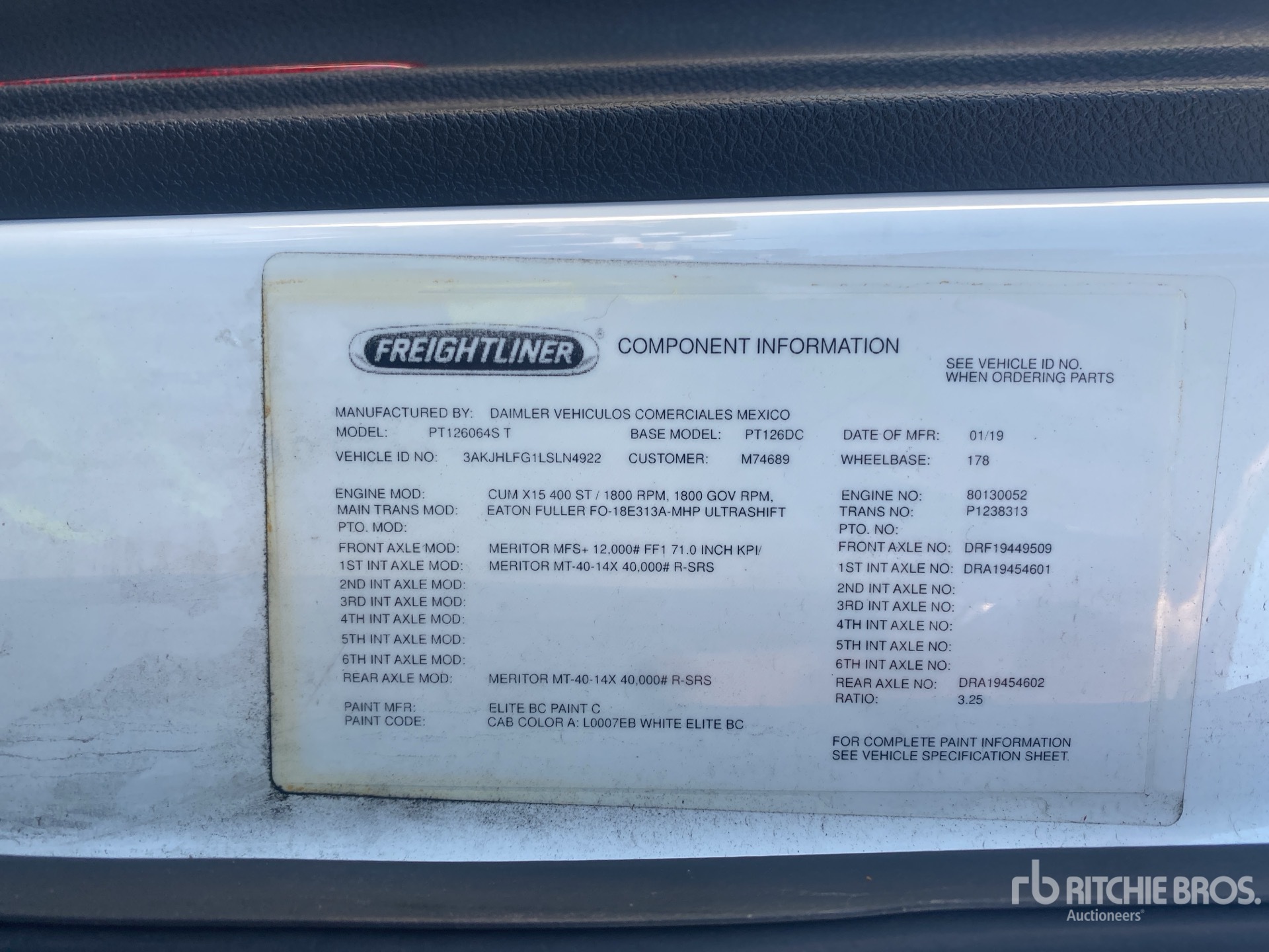 2020 Freightliner CASCADIA 126