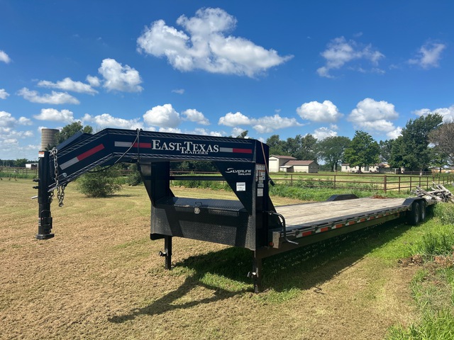 2025 East Texas 40 ft T/A Gooseneck Flatbed Trailer