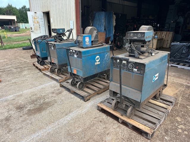 Miller Deltaweld 450 450 A Mobile Multi-Operator Welder