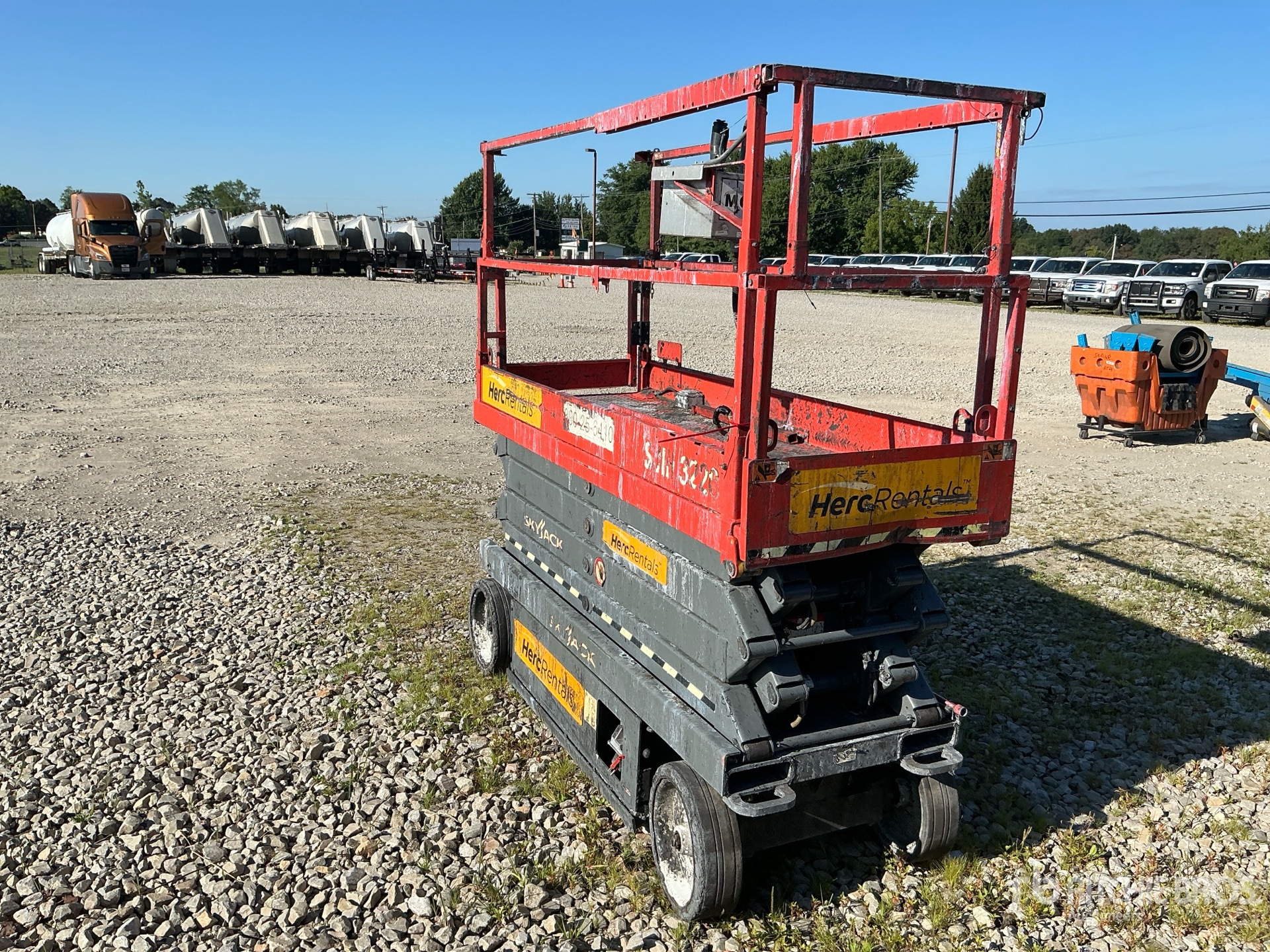 General Appearance with Picture, Left Front Corner