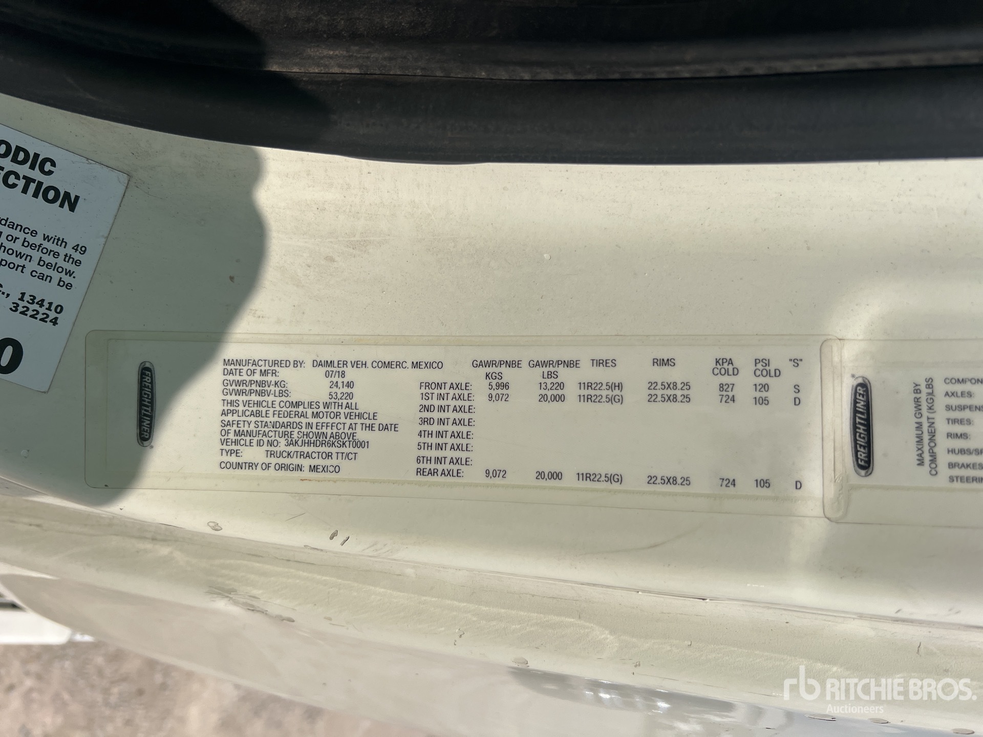 2019 Freightliner CASCADIA 126