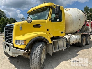 Volvo 2015 VHD64F 6x4 Mixer — occasion