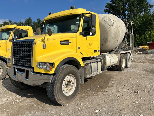 2015 Volvo VHD64F 6x4 Mixer Truck