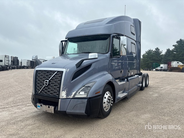 2019 Volvo VNL860 T/A Sleeper Truck Tractor