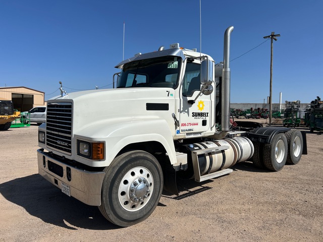 2016 Mack CHU613 6x4 T/A Day Cab Truck Tractor