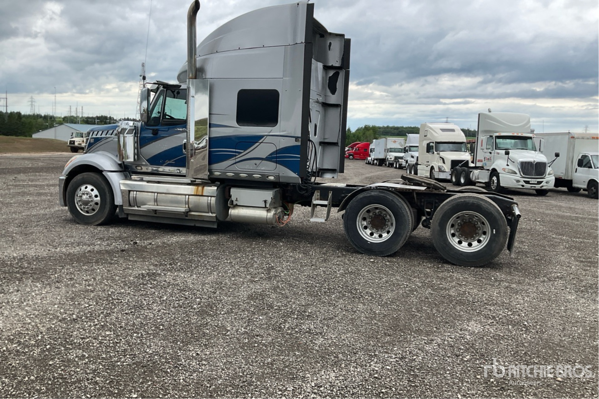 General Appearance with Picture, Left Rear Corner