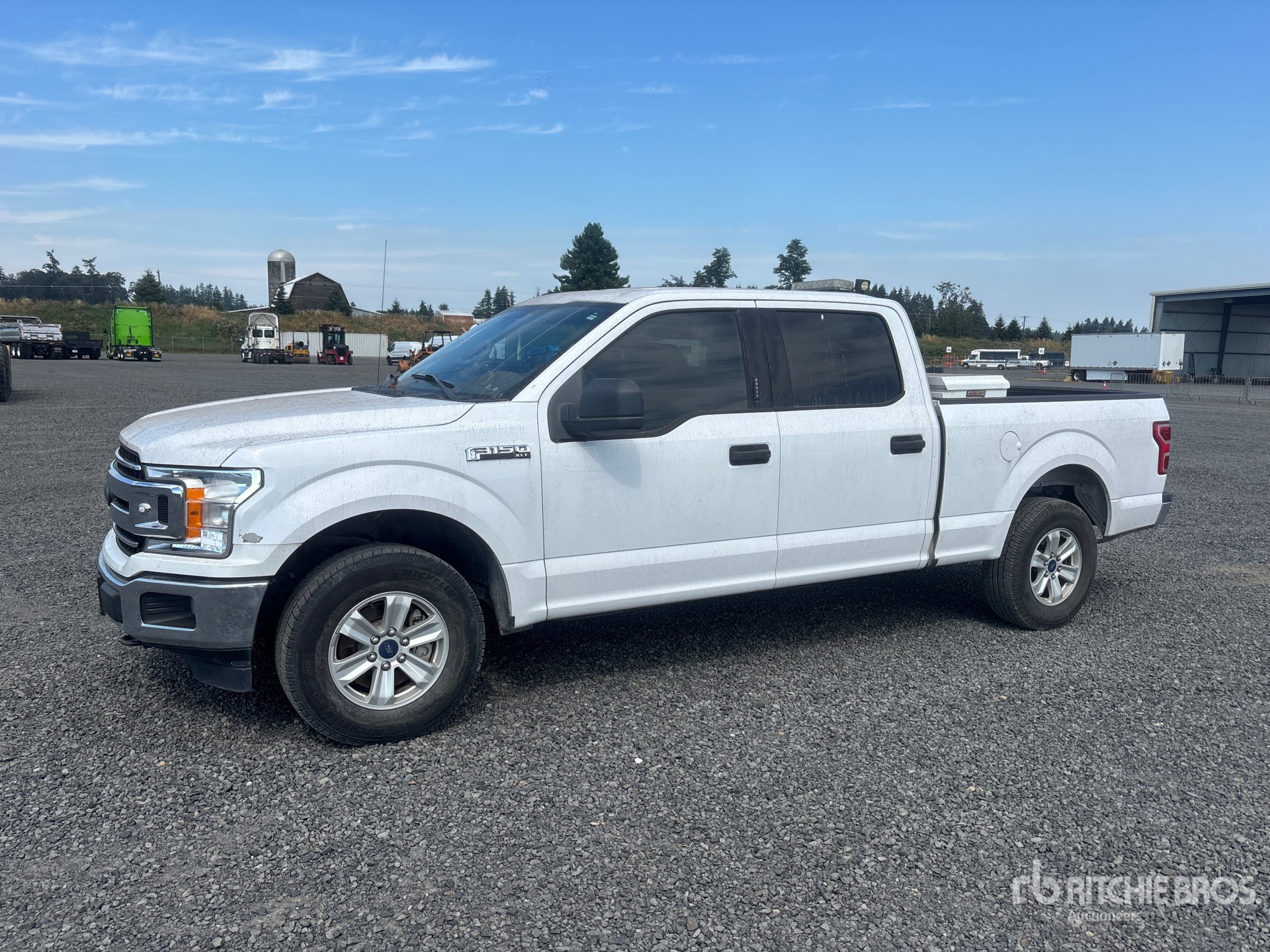 General Appearance with Picture, Left Front Corner