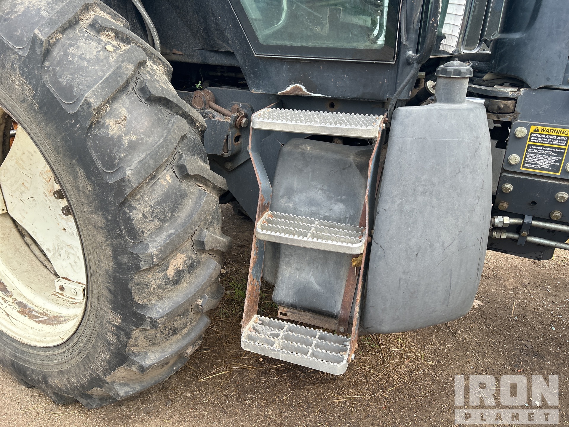 1999 New Holland TV140