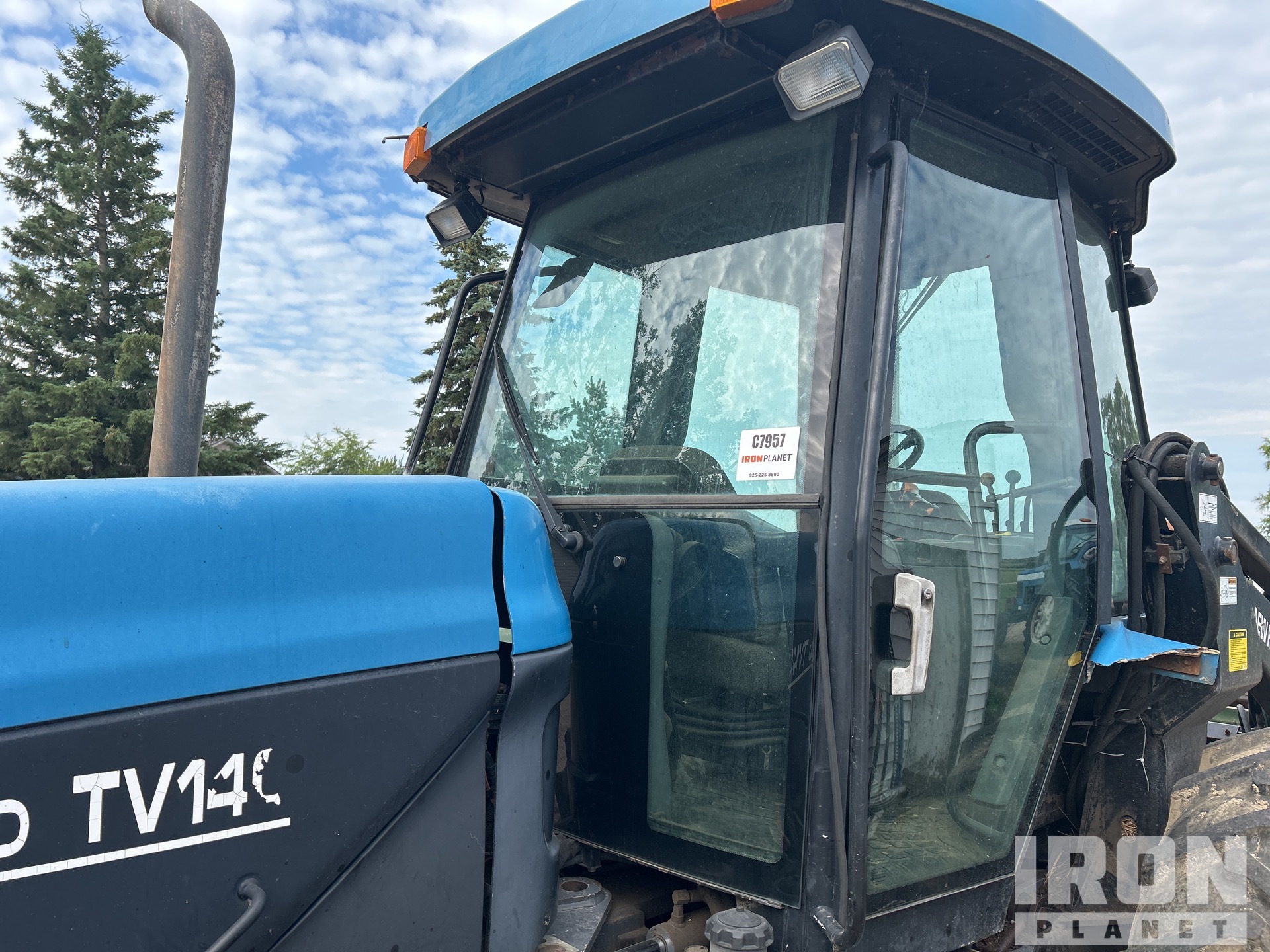 1999 New Holland TV140