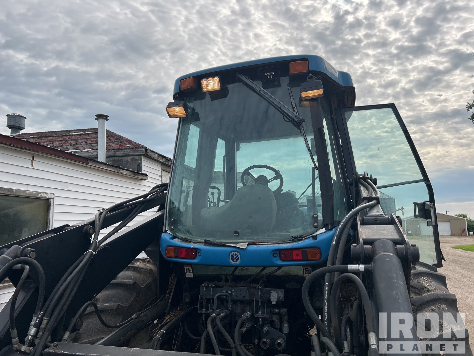 1999 New Holland TV140