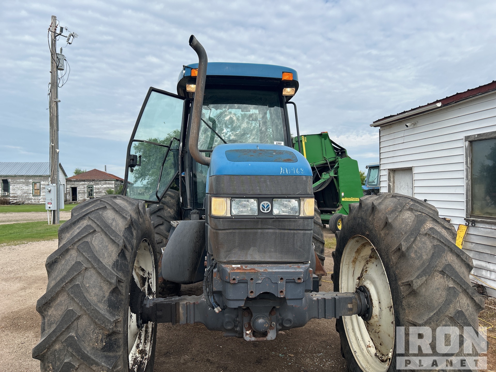 1999 New Holland TV140