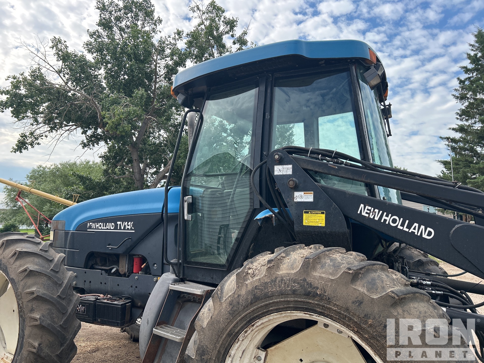 1999 New Holland TV140