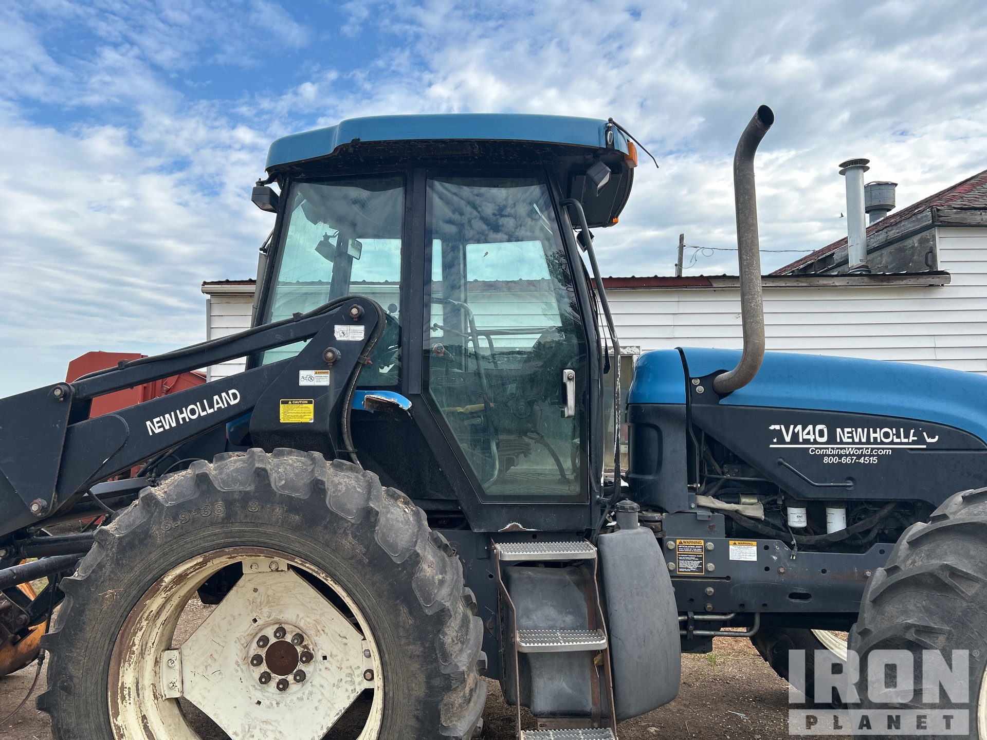 1999 New Holland TV140