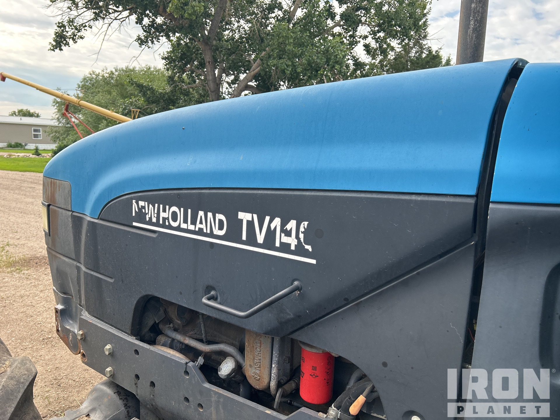 1999 New Holland TV140