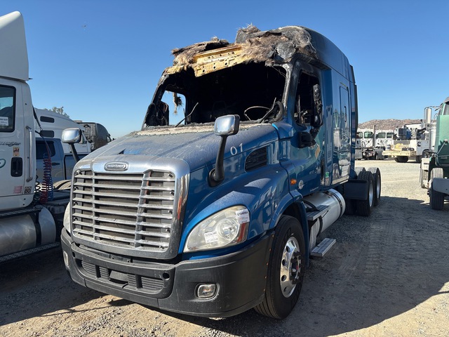 2018 Freightliner Cascadia 113 6x4 T/A Sleeper Truck Tractor (Inoperable)