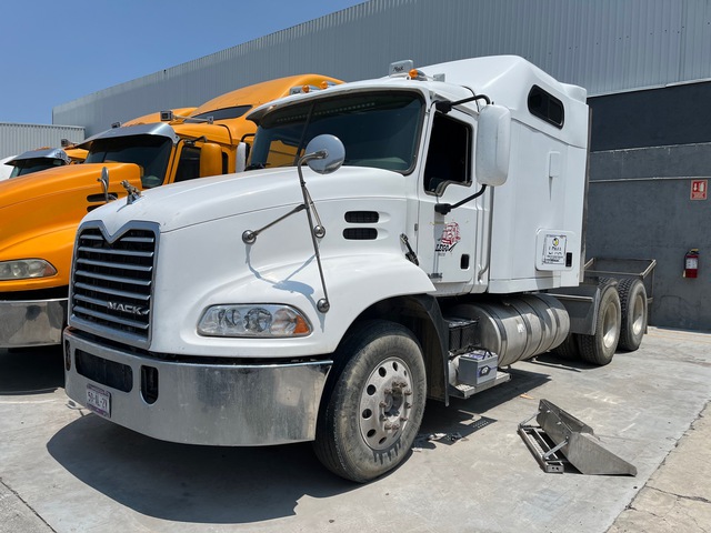 2015 Mack CXU613 6x4 T/A Sleeper Truck Tractor (Inoperable)