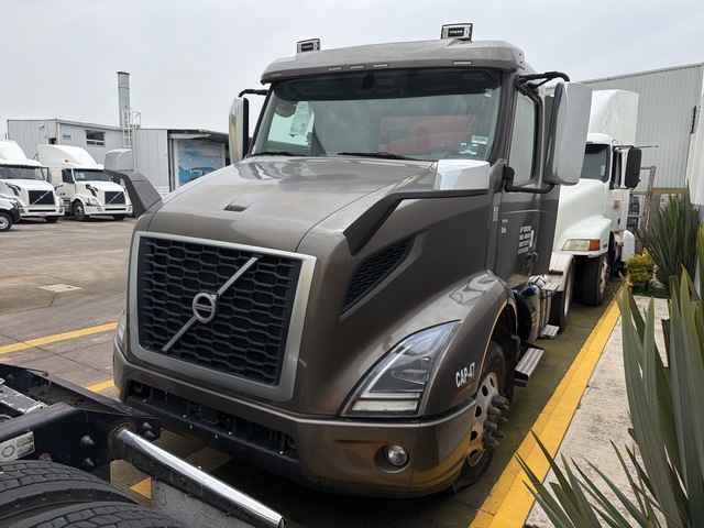 2021 Volvo VNR300 4x2 S/A Day Cab Truck Tractor