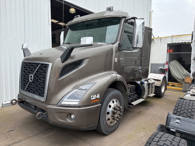 2021 Volvo VNR300 4x2 S/A Day Cab Truck Tractor (Inoperable)